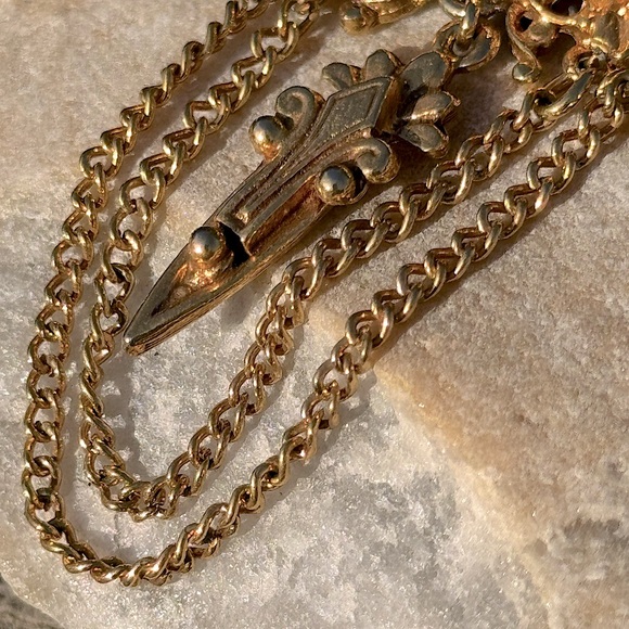 💚 Vintage Emerald Green Gold Tone Brooch - Picture 7 of 10